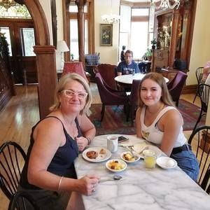 Meet your Posher, Justine